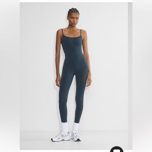 ARITZIA - Golden
LIFE Divinity Jumpsuit - Brand New